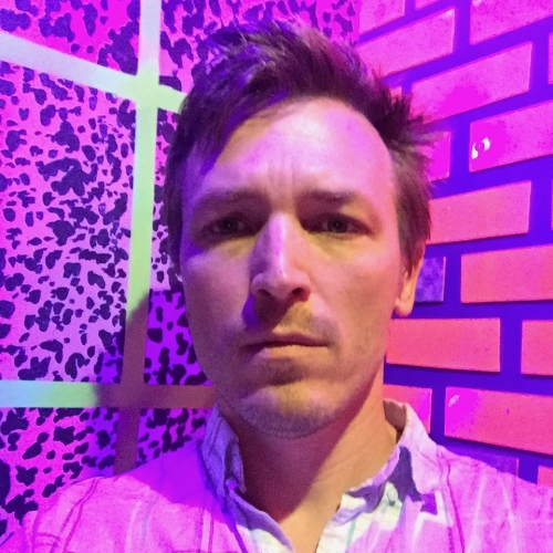 Chris McDonnell爆头动画教师