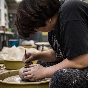 UArts学生在陶瓷工作室