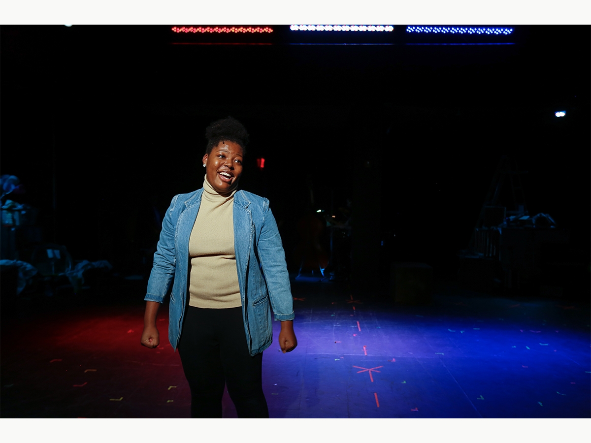 工作（Caplan Studio Theater，2019）照片学分：Paola Nogueras