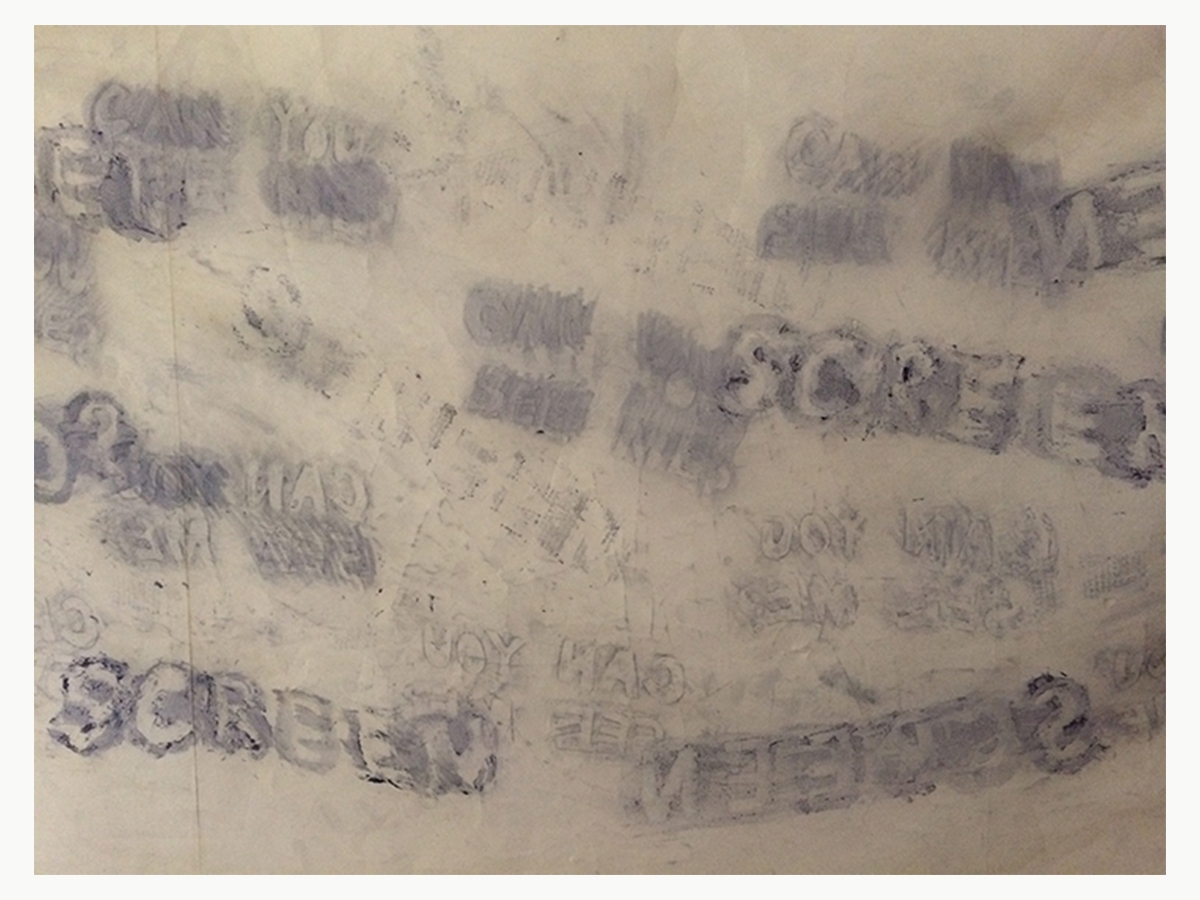 一篇带有“Screem”、“Can You”和“See Me”等短语的印刷品，前后相互重叠。