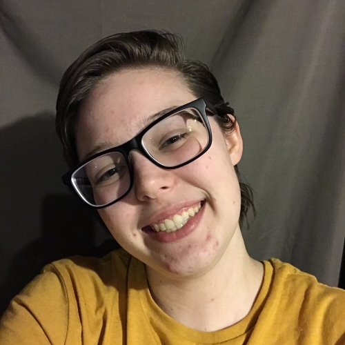 Allison Freels'23的爆头（剧院设计和技术）